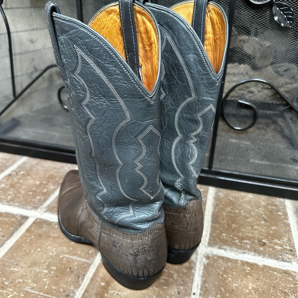 Slightly worn cowboy boots. - Picture 9 of 10